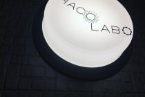 玄関先で何かをワァワァ騒いでいるのかと思っていたら、、、
