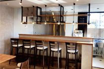 平間にありますビストロが楽しめる カフェレストランのPliumeさんです